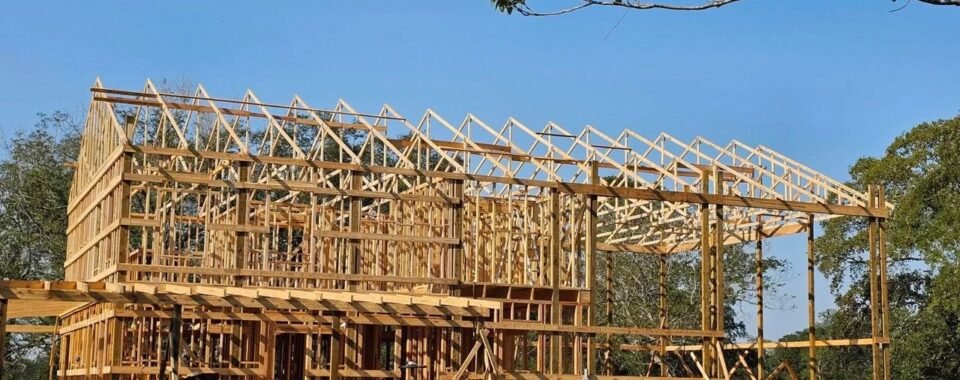 What Are Pole Barns Barndominiums?