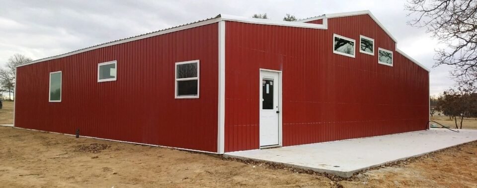 What is the difference between a Barndominium and a pole barn?