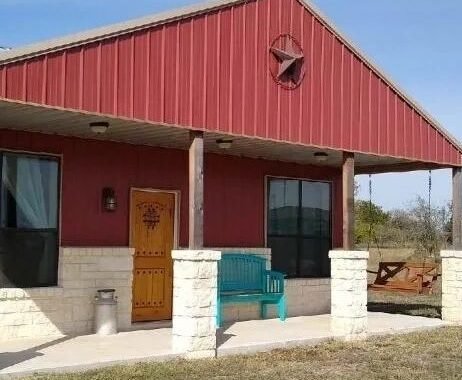 A 1,500 sq ft Off the Grid Barndo Turn-key for $299,000.00